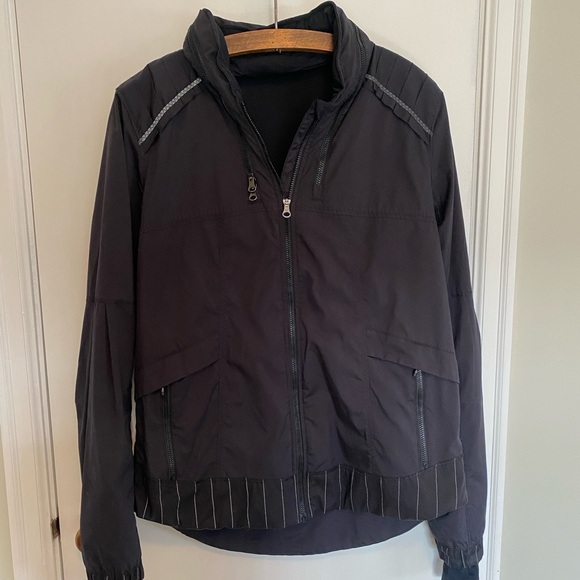 Lululemon Running Jacket - Picture 4 of 9